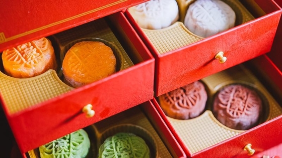 CMYK 4 Color Cookie Packaging Box Flip Top Gift Hard Elegant Mooncake Box