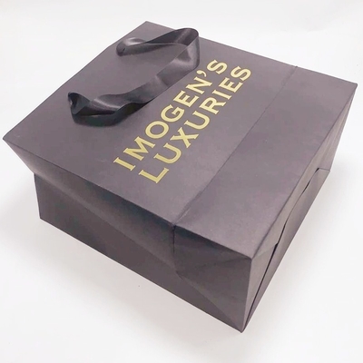 Custom Printed Kraft Paper Bags Silk Handle Recyclable For Gift Packaging