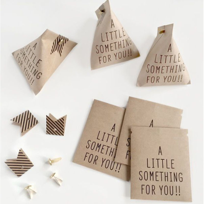 Kraft Paper Recycled Gift Bags Personalized Metallic Foil Candy Bags With Rope