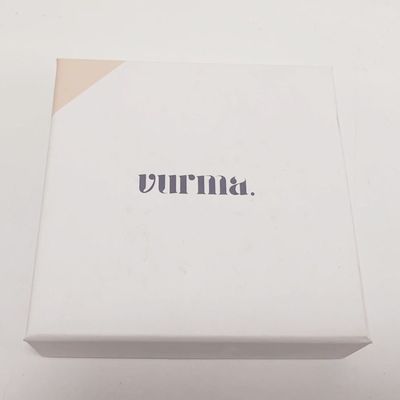 Хорошая цена Коробки упаковки подарка логотипа бумажной коробки ювелирных изделий верхнего сегмента белой персонализированные слоновая костью онлайн
